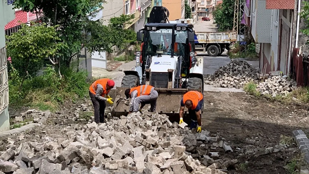 Canik’te Yol Atağı Sürüyor