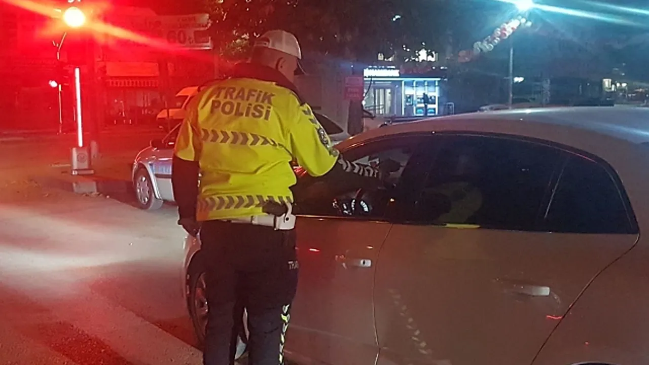 Çorumda polisten "şok" denetim