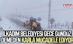 Samsun İlkadım'da kar mesaisi devam ediyor