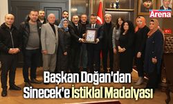 Başkan Doğan'dan Sinecek'e İstiklal Madalyası