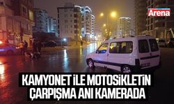 Samsun’da kamyonet ile motosikletin çarpışma anı kamerada