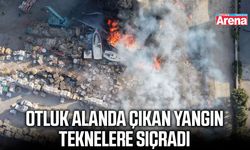 Otluk alanda çıkan yangın teknelere sıçradı