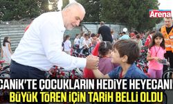 Canik'te çocuklar hediyelerine kavuşuyor