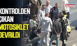 Kavşakta kontrolden çıkan motosiklet devrildi