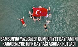 Samsun'da yüzücülerden 29 Ekim'e özel bayraklı kutlama