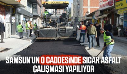Samsun’un o caddesinde sıcak asfalt çalışması yapılıyor