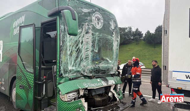 SON DAKİKA: Konyaspor otobüsü kaza yaptı!