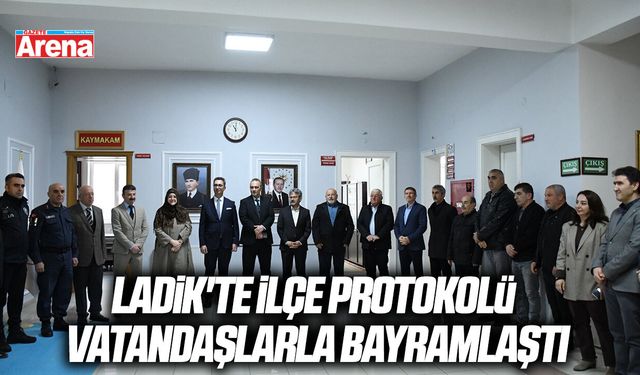Ladik'te ilçe protokolü vatandaşlarla bayramlaştı