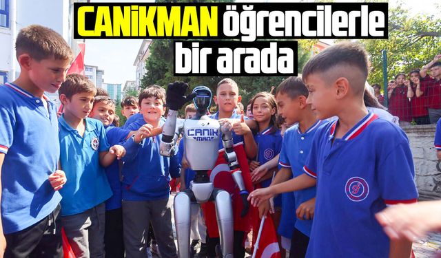 Türkiye'nin ilk insansı robotu CANİKMAN öğrencilerle buluştu