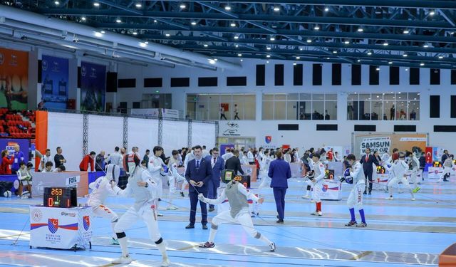 Yıldız ve Gençler Flöre Dünya Kupası Samsun'da başladı