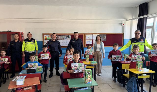 Alaçam’da jandarmadan öğrencilere trafik eğitimi