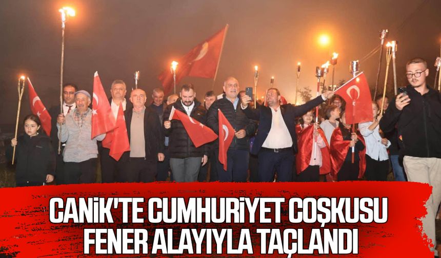 Canik'te Cumhuriyet Coşkusu Fener Alayıyla taçlandı