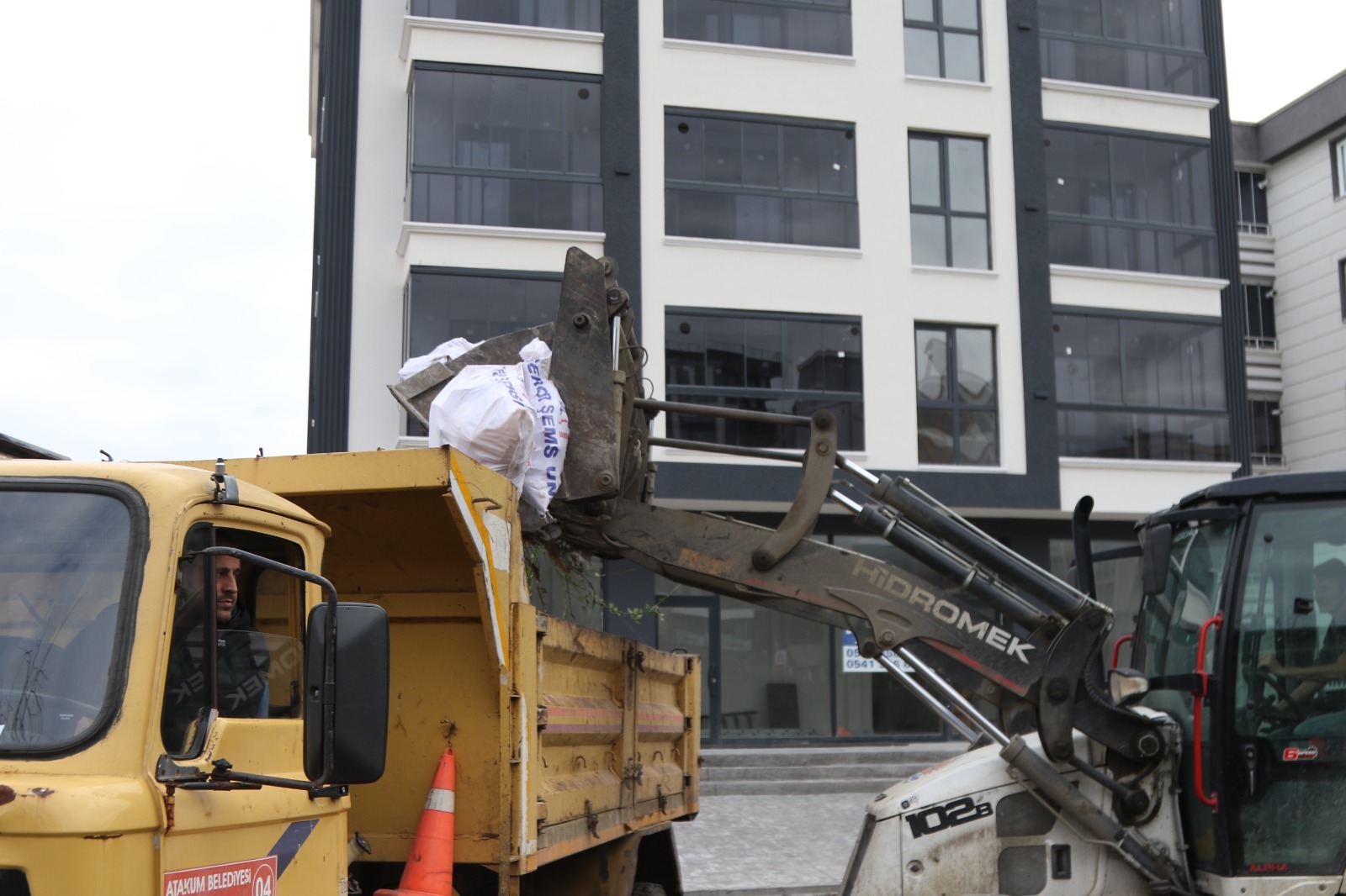 Atakum Belediyesi ekipleri daha güzel Atakum için yoğun mesaide