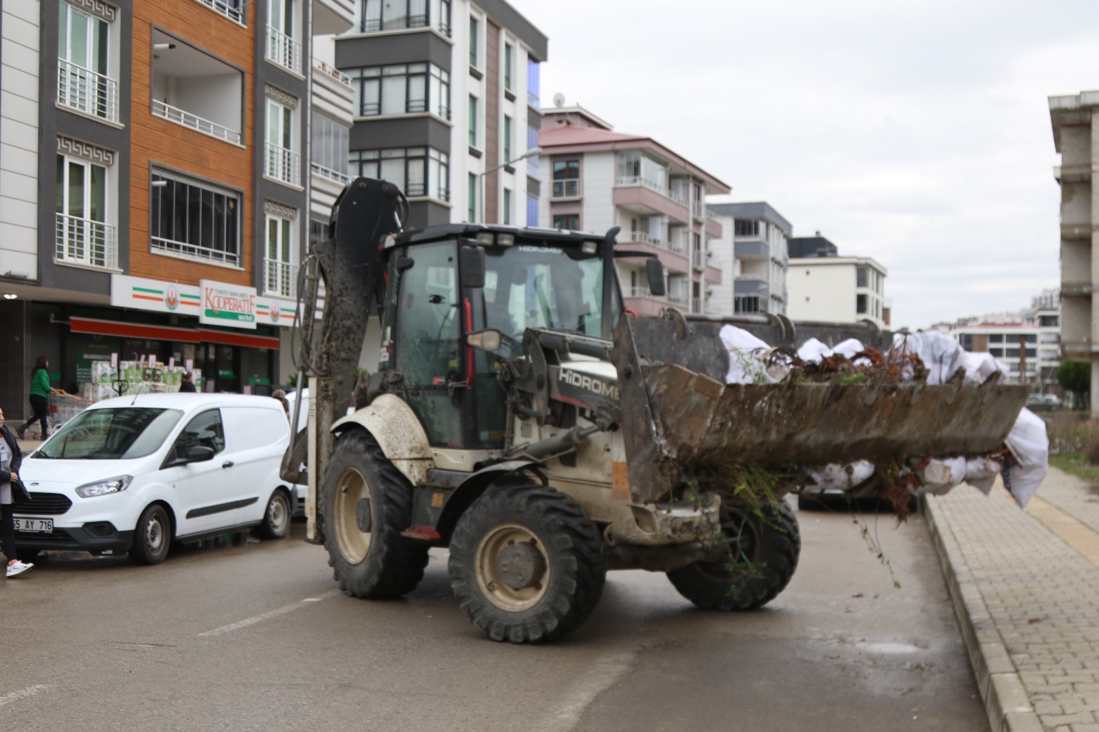 Atakum Belediyesi ekipleri daha güzel Atakum için yoğun mesaide