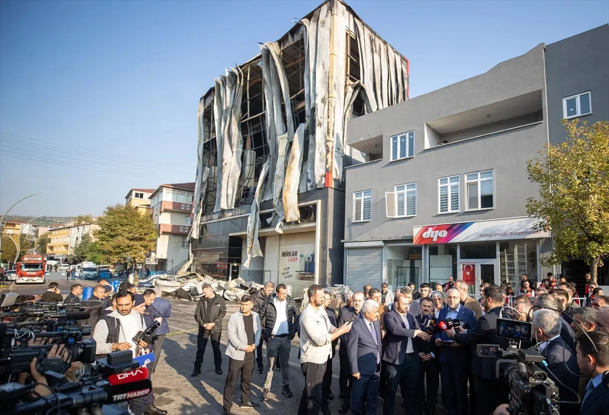 690F927325F29574 W1200Xh818-1