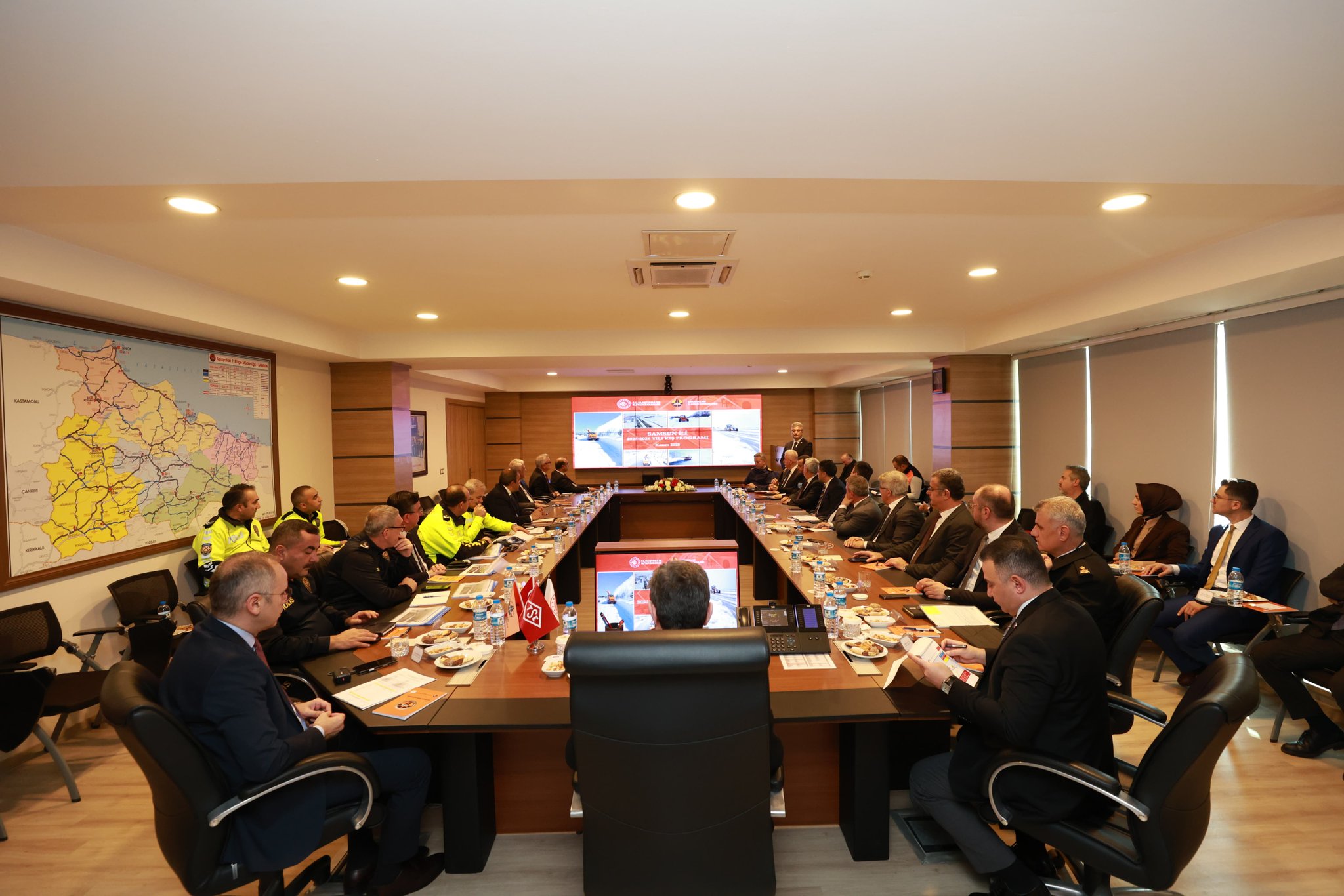 G5 K Q L R W E A A Cy L L