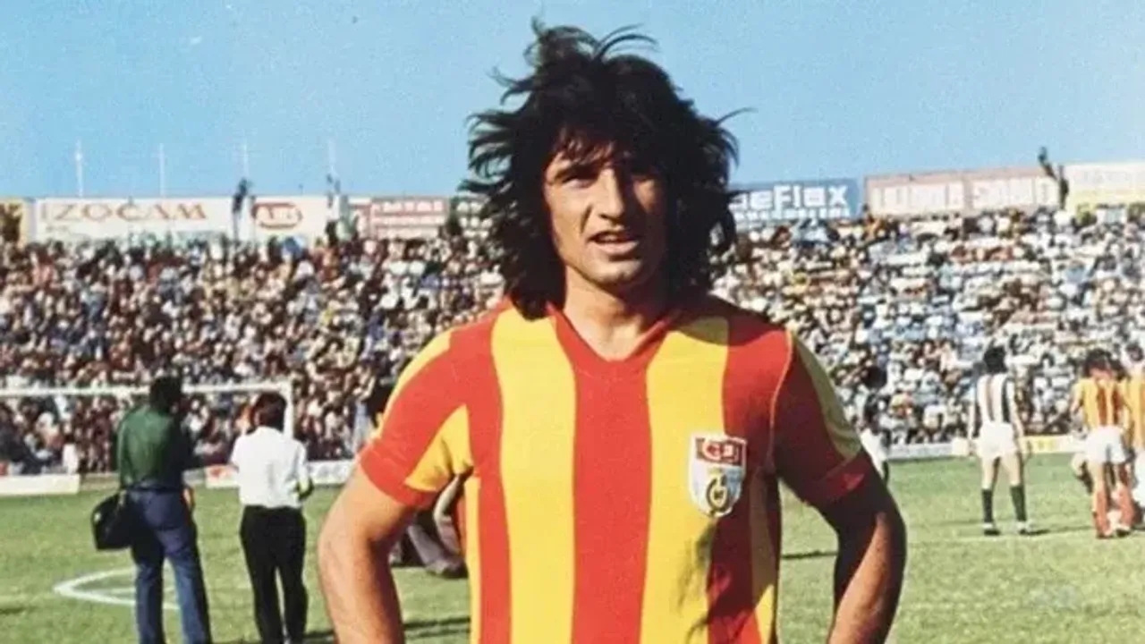 Eski Milli Futbolcu Gokmen Ozdenak Hayatini Kaybetti