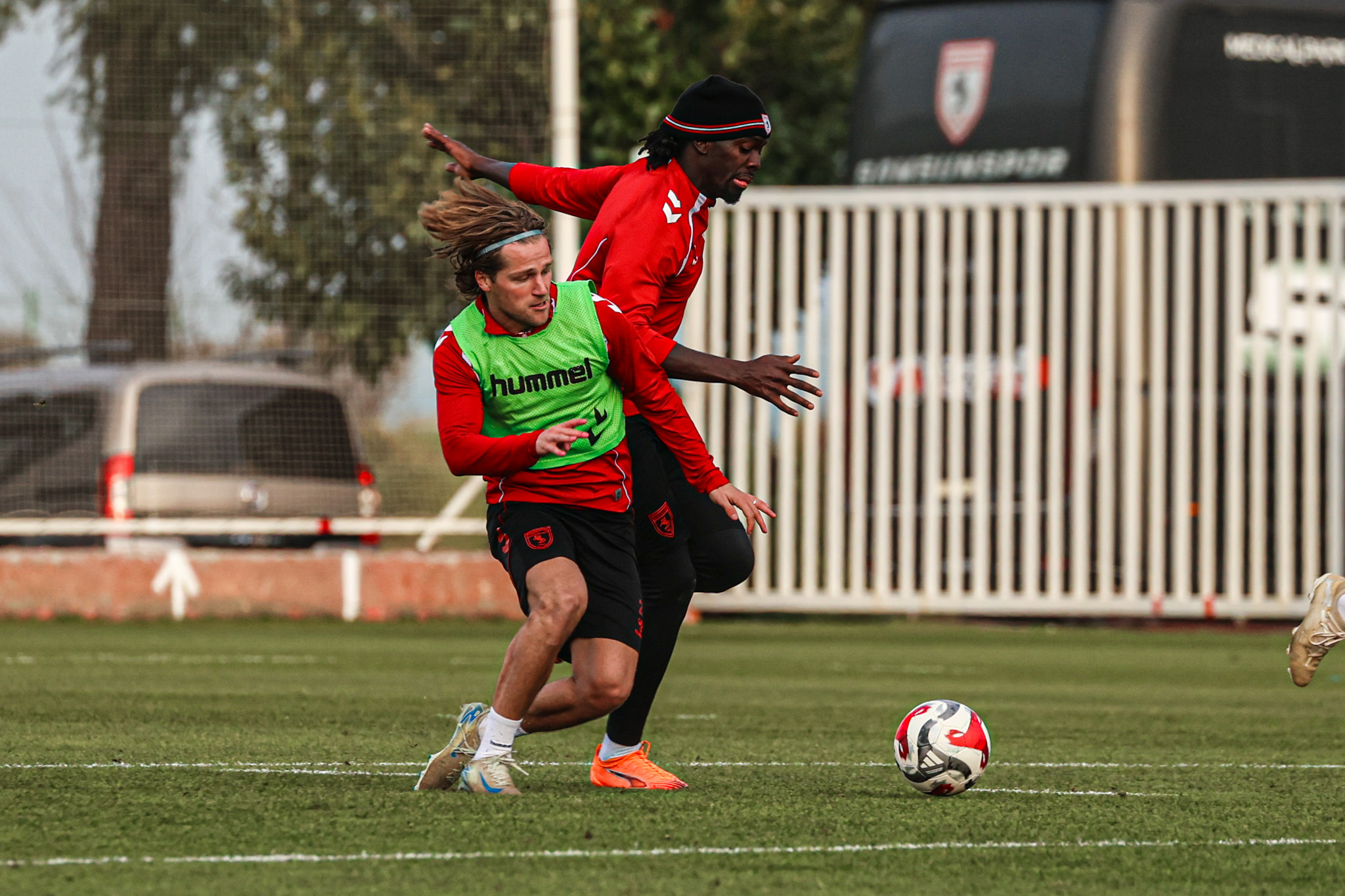 A A 20260127 40383551 40383550 S A M S U N S P O R K A S I M P A S A M A C I N I N H A Z I R L I K L A R I N I S U R D U R D U