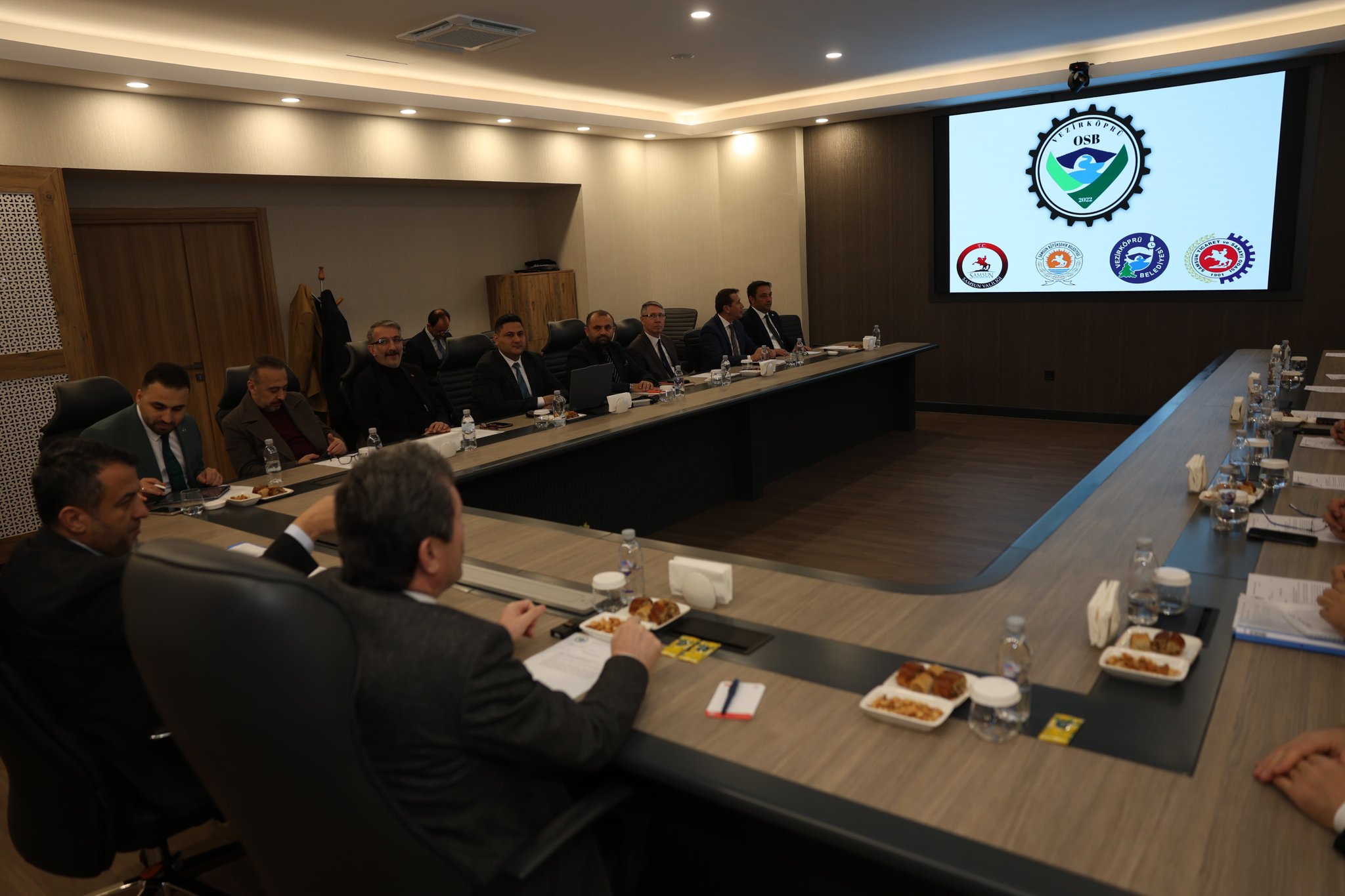 G J Xk Hh Wo A A B3N7