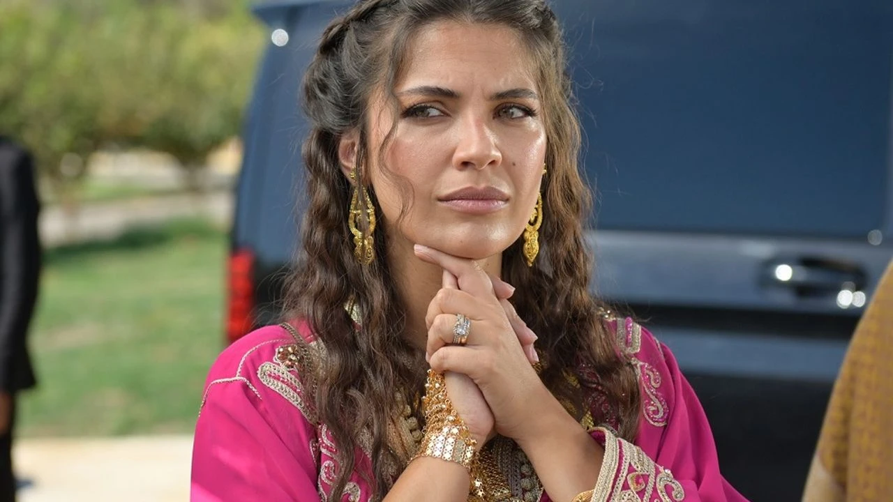 Halef 6 Bolumde Melekin Bosanma Karari Serhati Zor Durumda Birakiyor 9