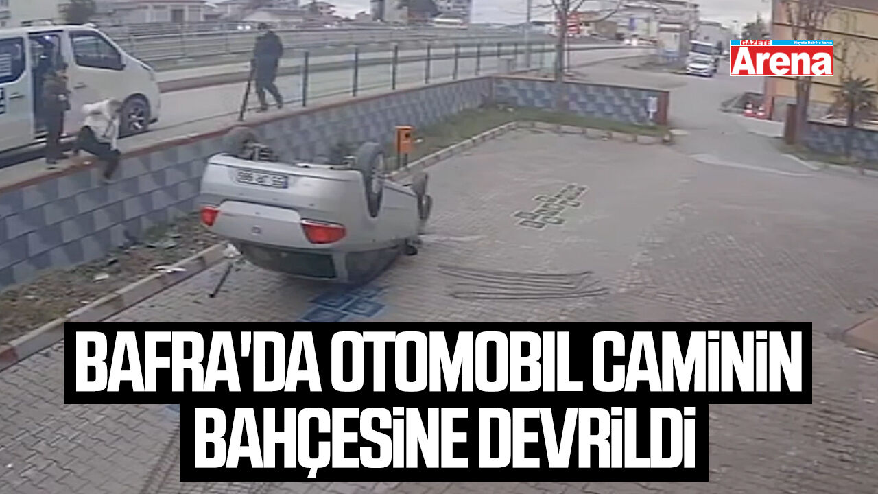 Bafra'da otomobil caminin bahçesine devrildi