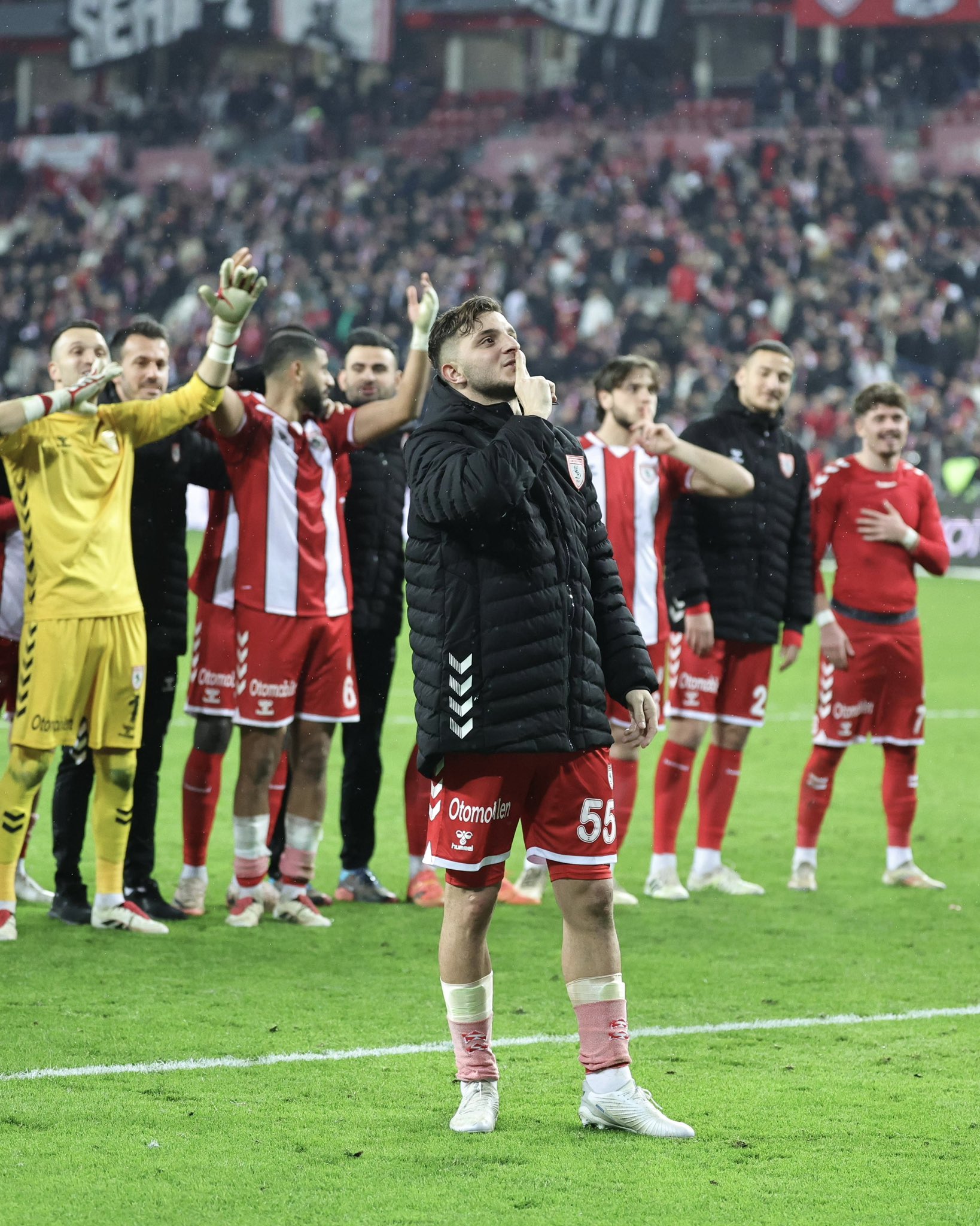 H A Pe Z Q K X E A A2 B9F