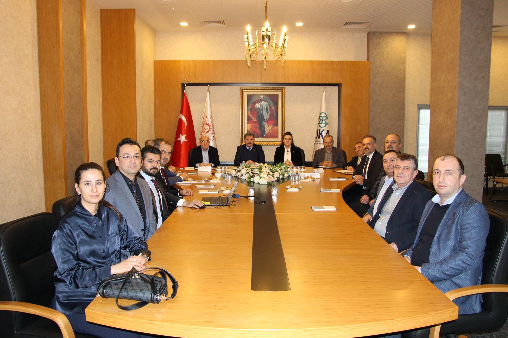 H A Plz Hm W Y A Av0 J