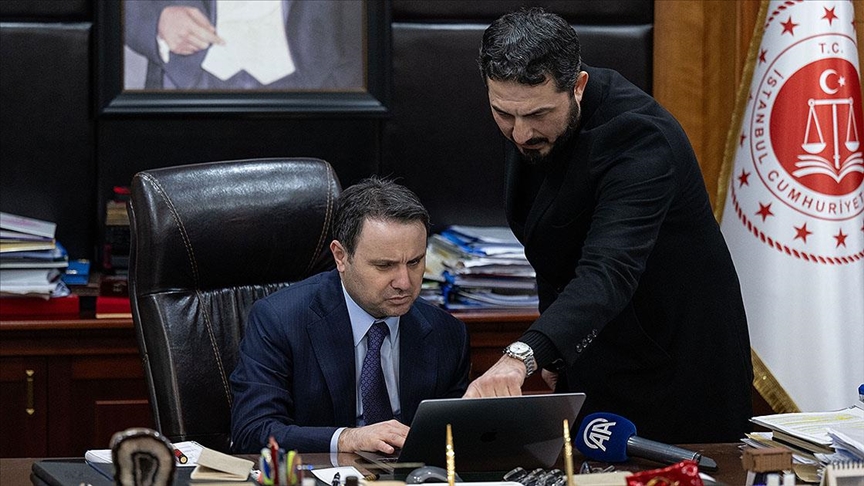 Thumbs B C Ab538589E5777341201881F59Abc2A7C