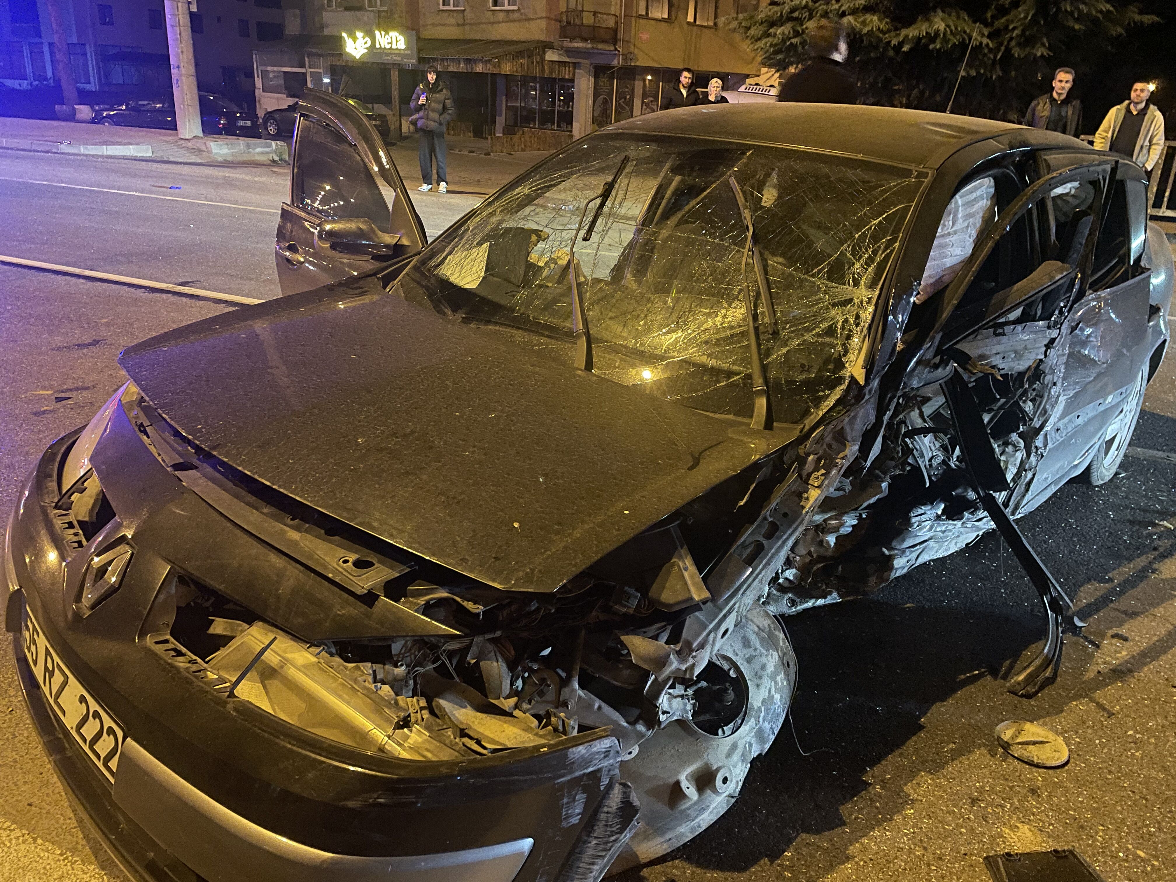 A A 20260323 40909004 40909003 S A M S U N D A K O P R U K O R K U L U G U N A C A R P A N O T O M O B I L D E K I 2 K I S I Y A R A L A N D I