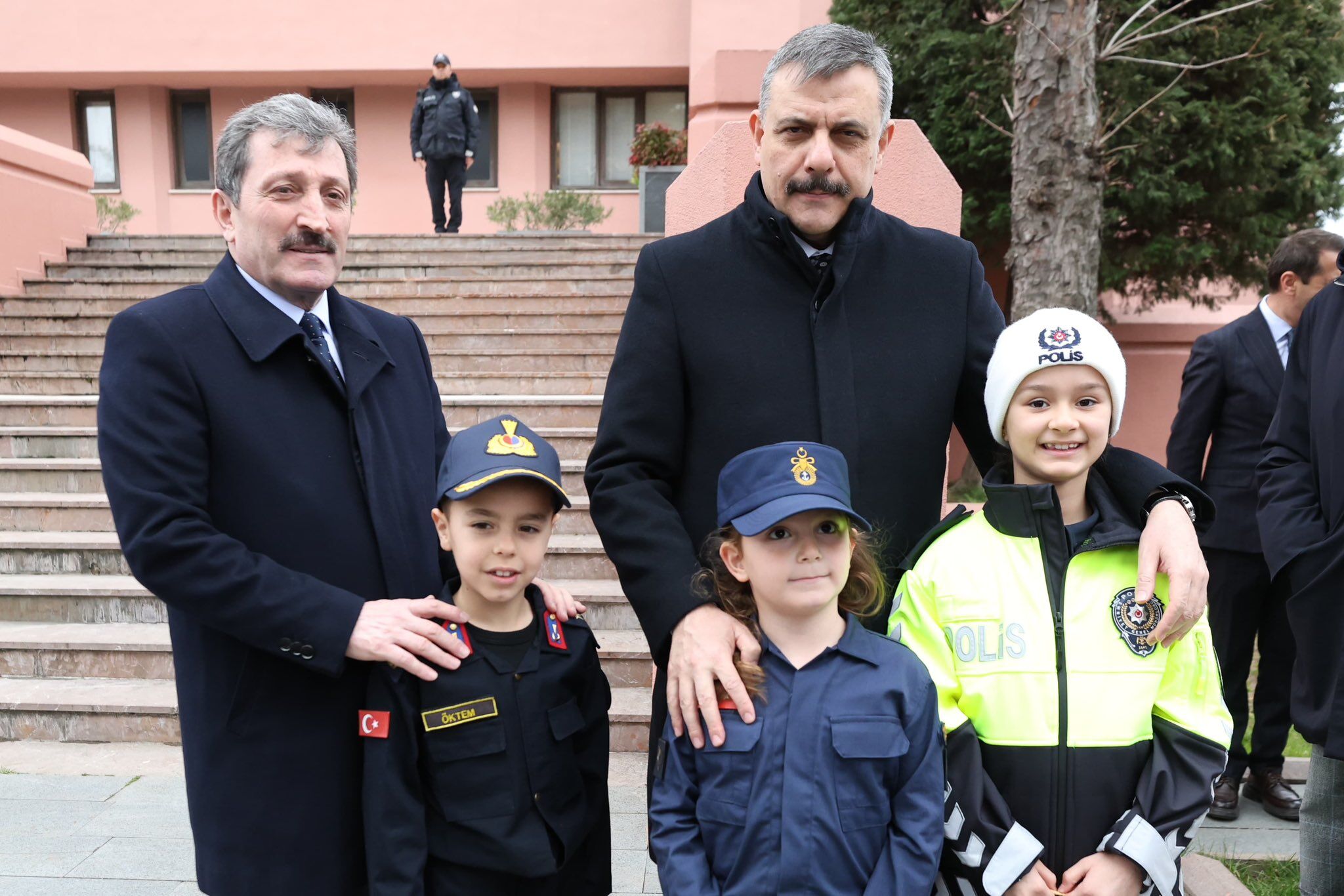 H Dnkqwq Wc A A H Ldx