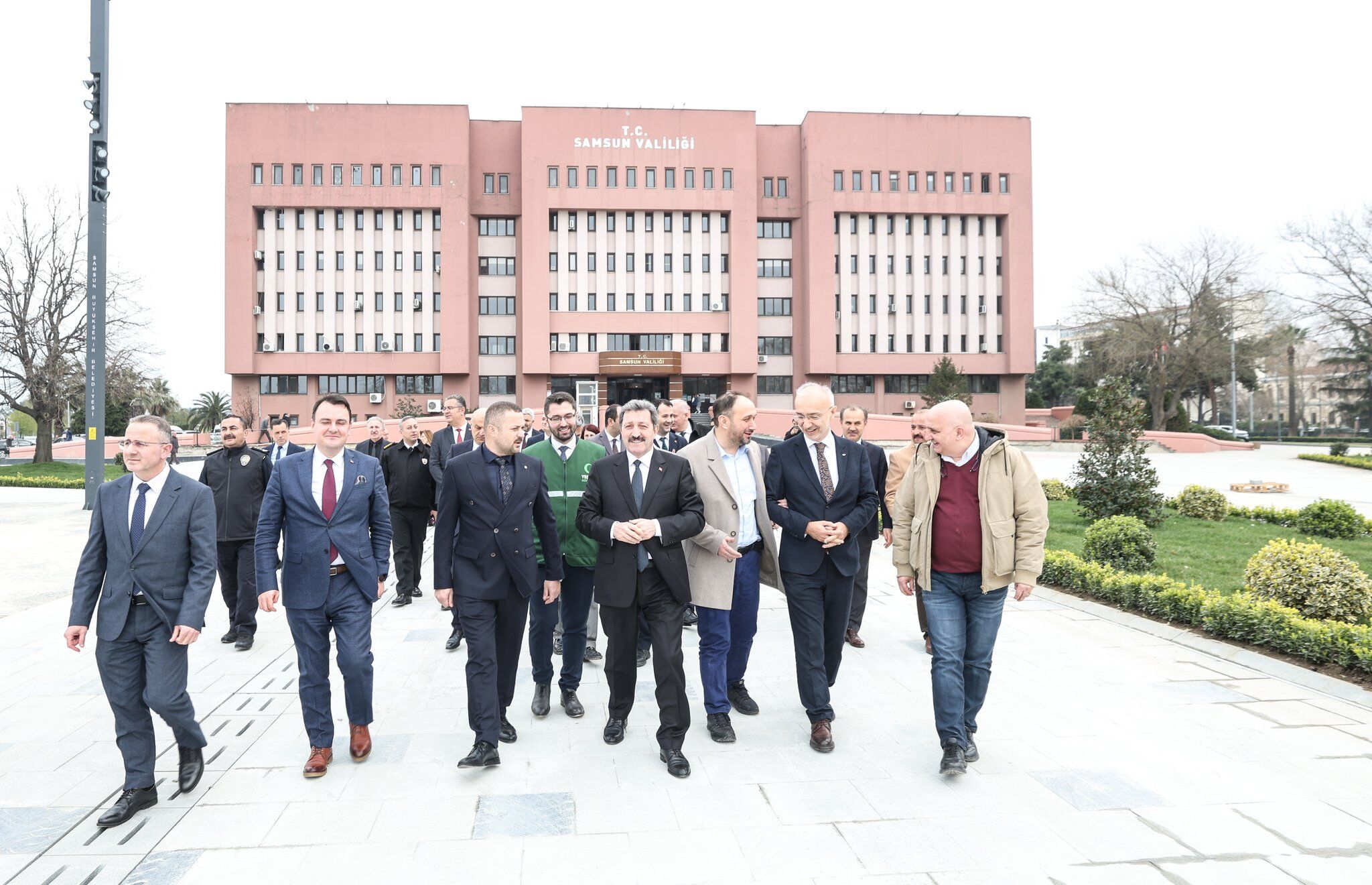 H E L79Yibo A Ai Y6 M