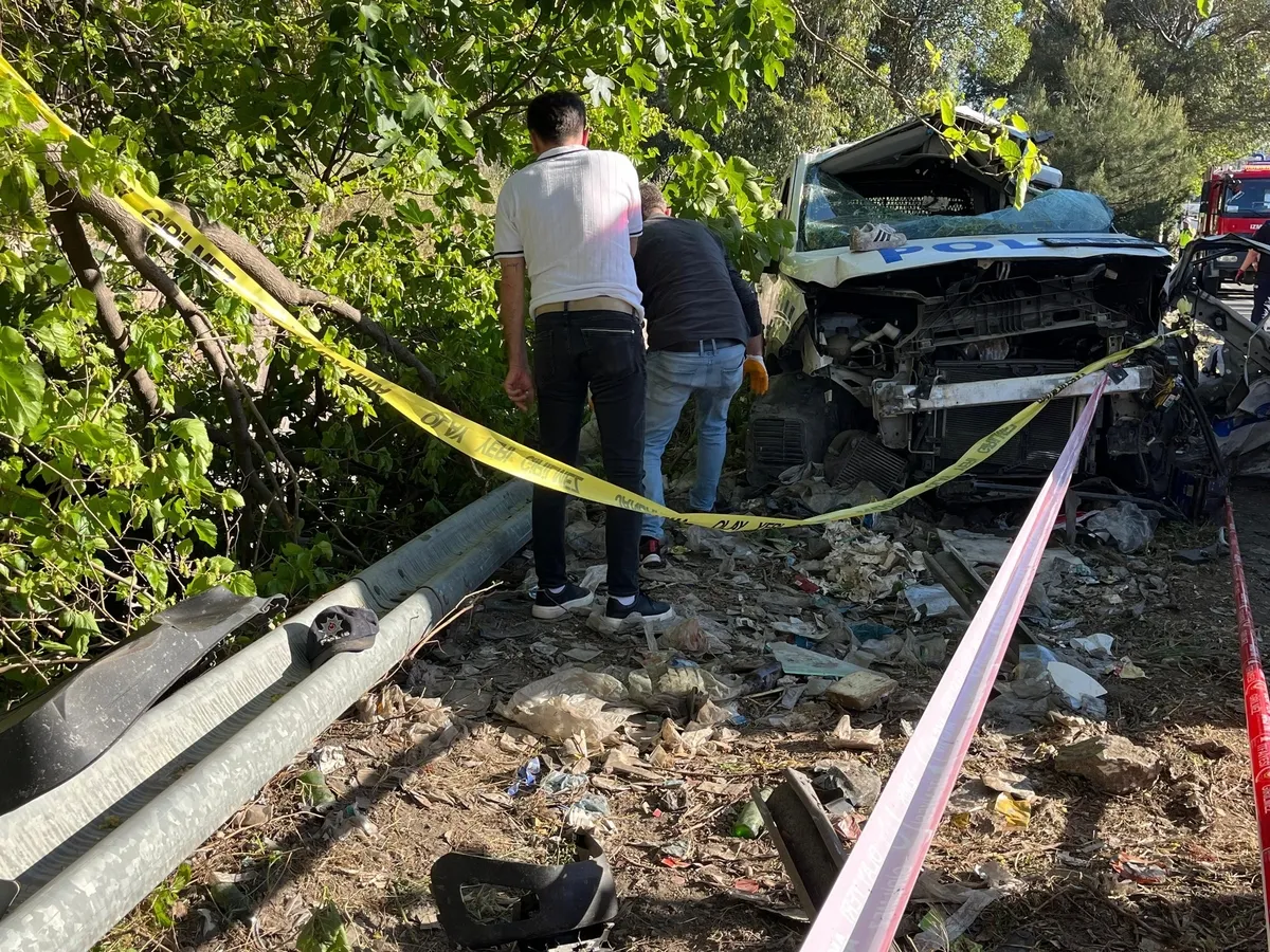 0X0 Izmirde Facia Freni Patlayan Tir 10 Araci Bicti 2 Olu 5 Yarali 1777480652711