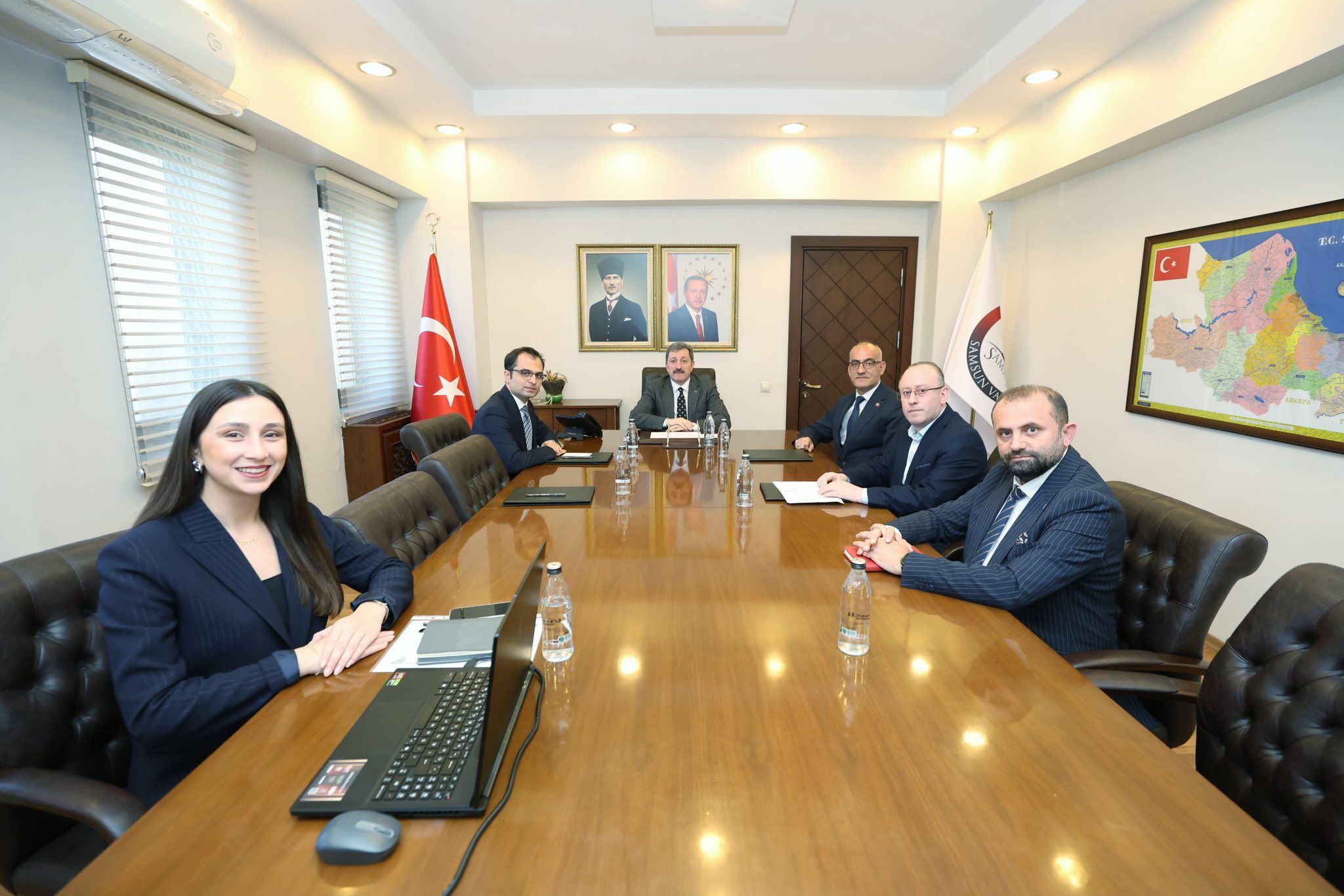 H F4O Ho Sac A A Ur H R