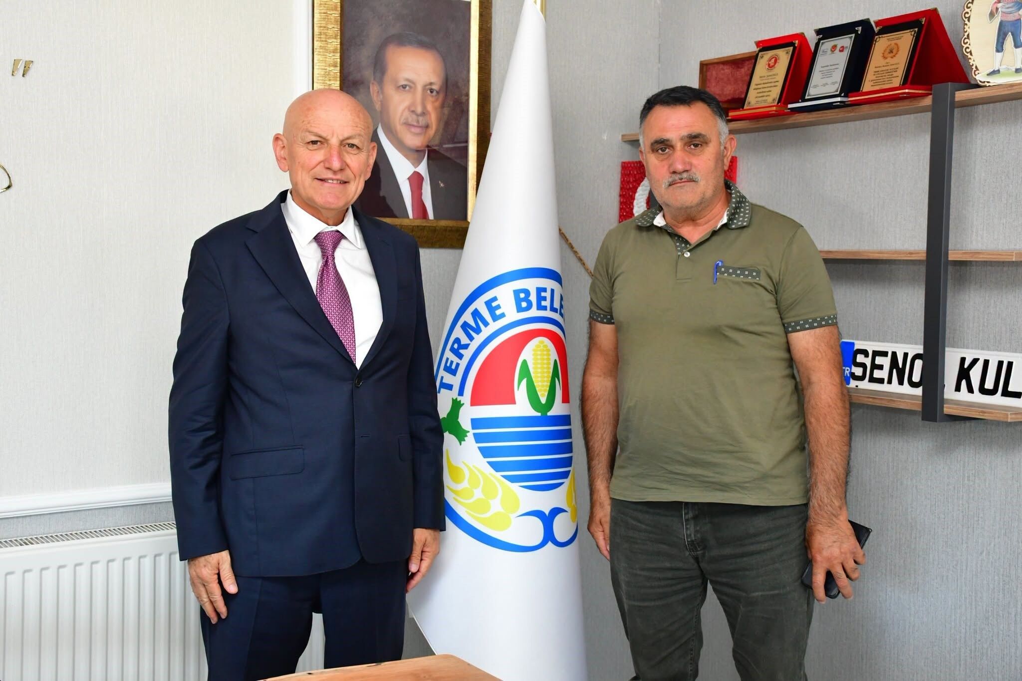 Aw736309 02 (1)