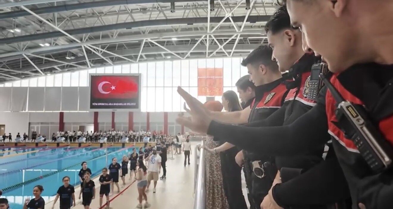 Aw737587 03 (1)