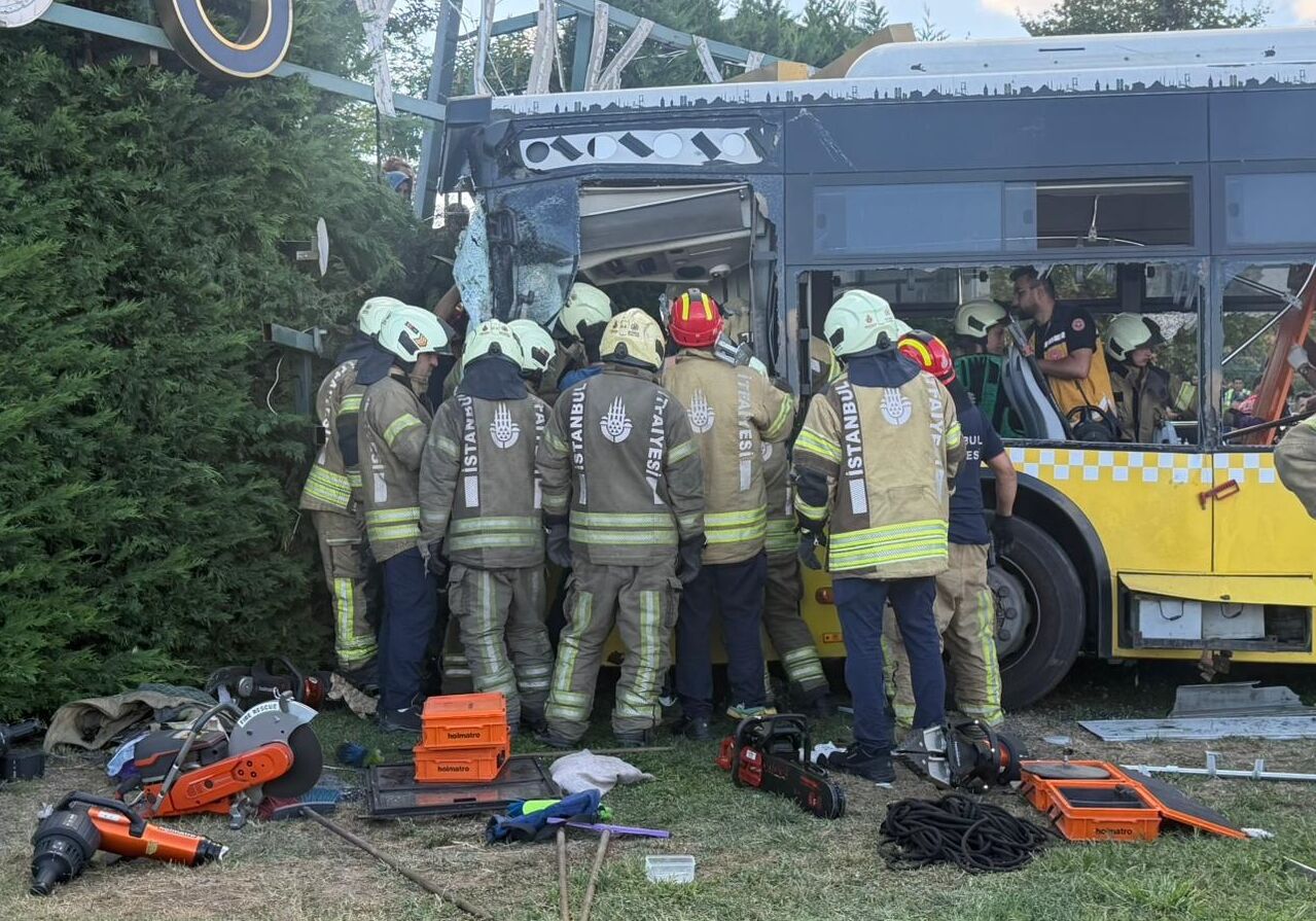 İETT otobüs kazasında bir kişi daha hayatını kaybetti-2
