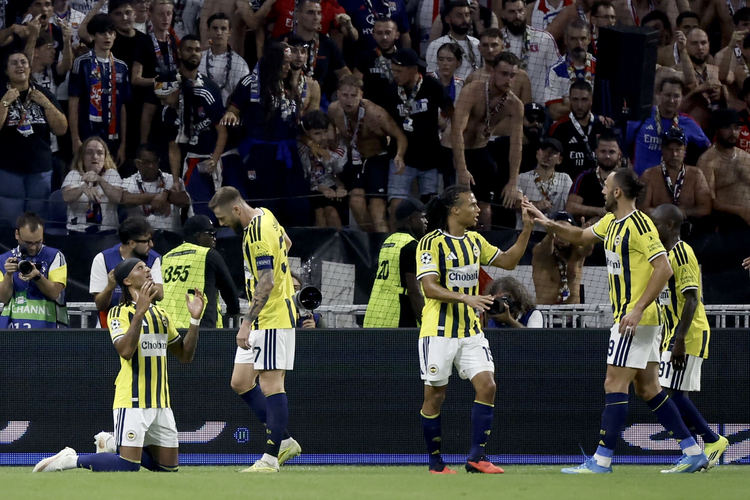 Fenerbahçe Lyon’u 2-1 mağlup etti-1