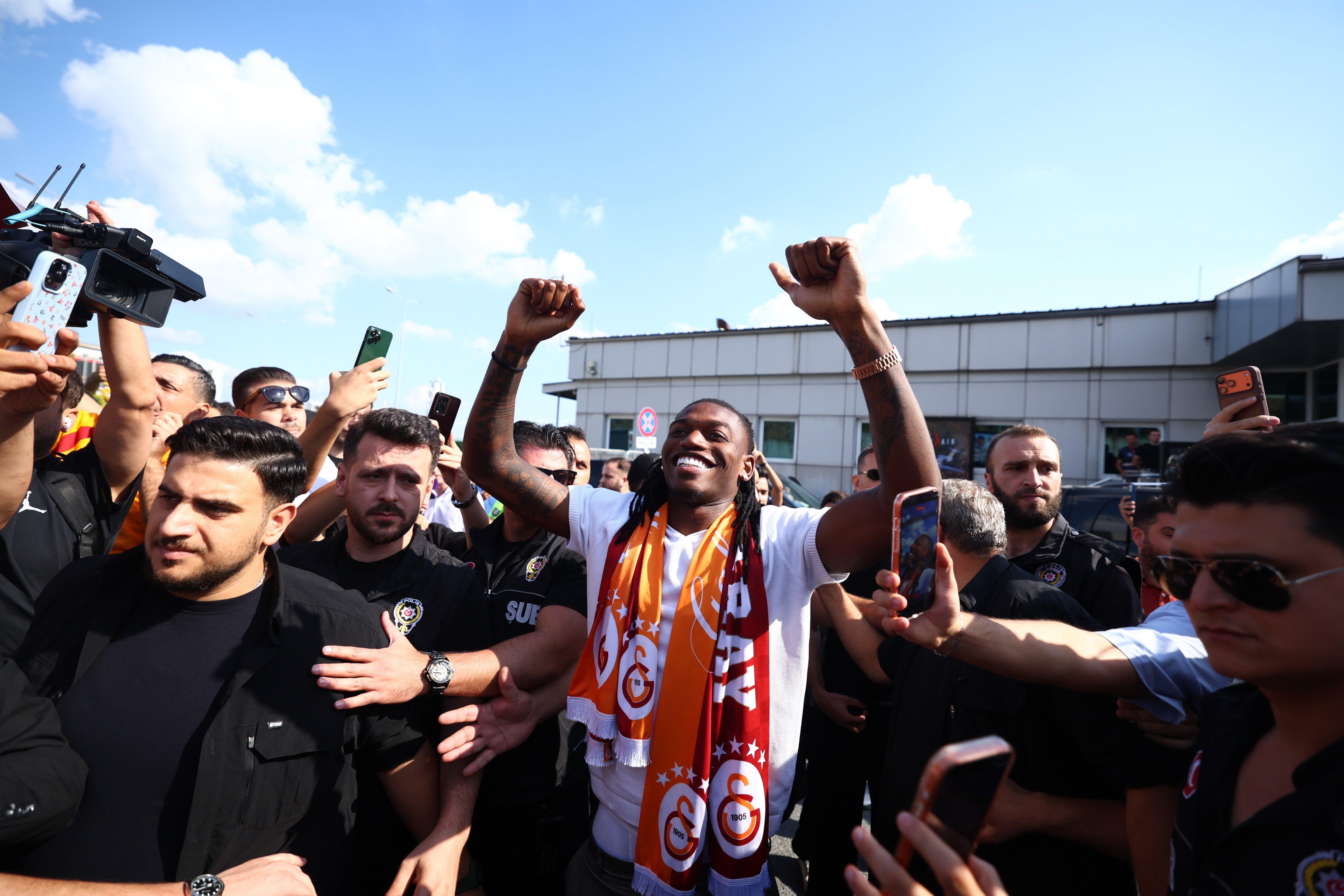 Galatasaray’ın yeni yıldızı Rafael Leao’dan Süper Lig mesajı-2