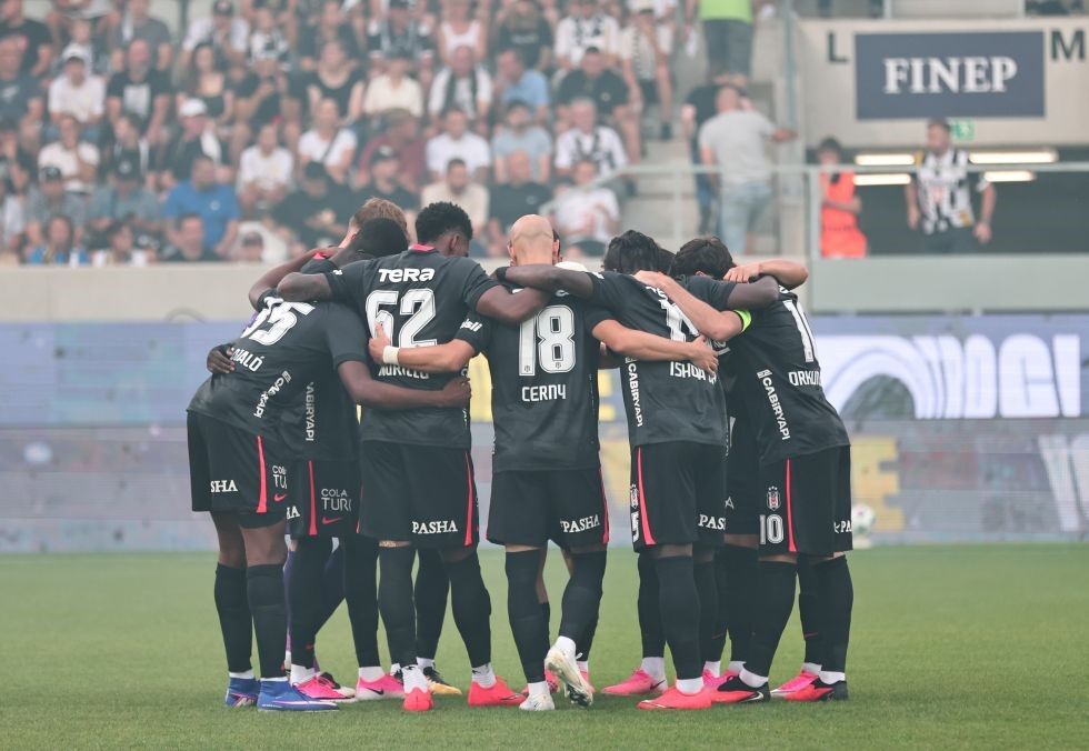 Beşiktaş Hradec Kralove’yi 1 Mağlup Etti (2)