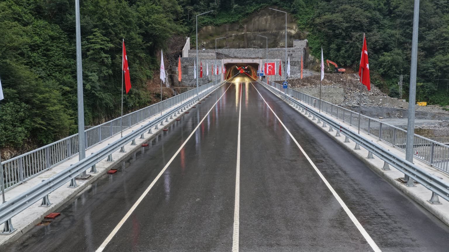 Çamlıhemşin Tünelli Geçişi Hizmete Açıldı (3)