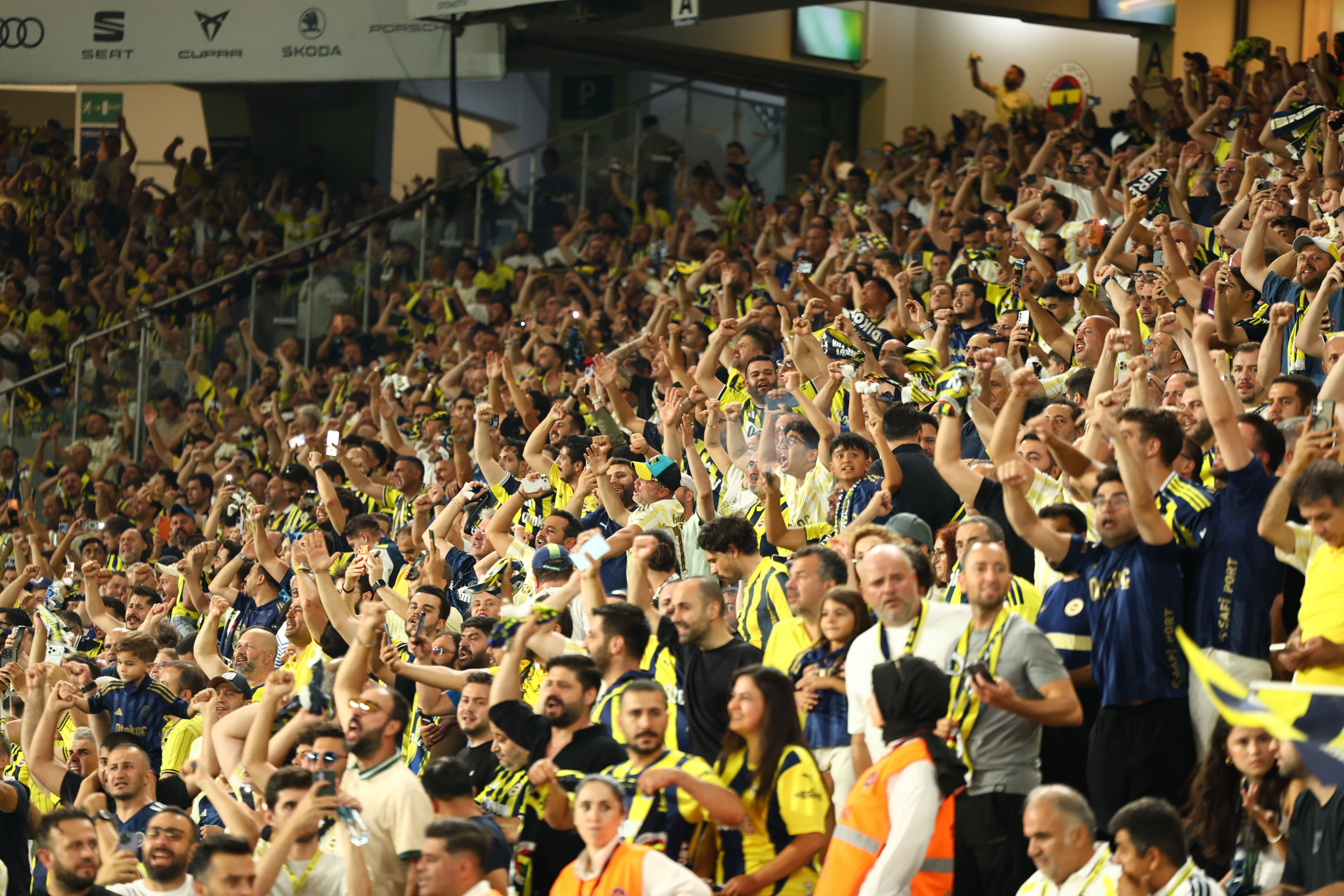 Fenerbahçe'de Ilk 11'E Iki Isim Değişikliği (9)