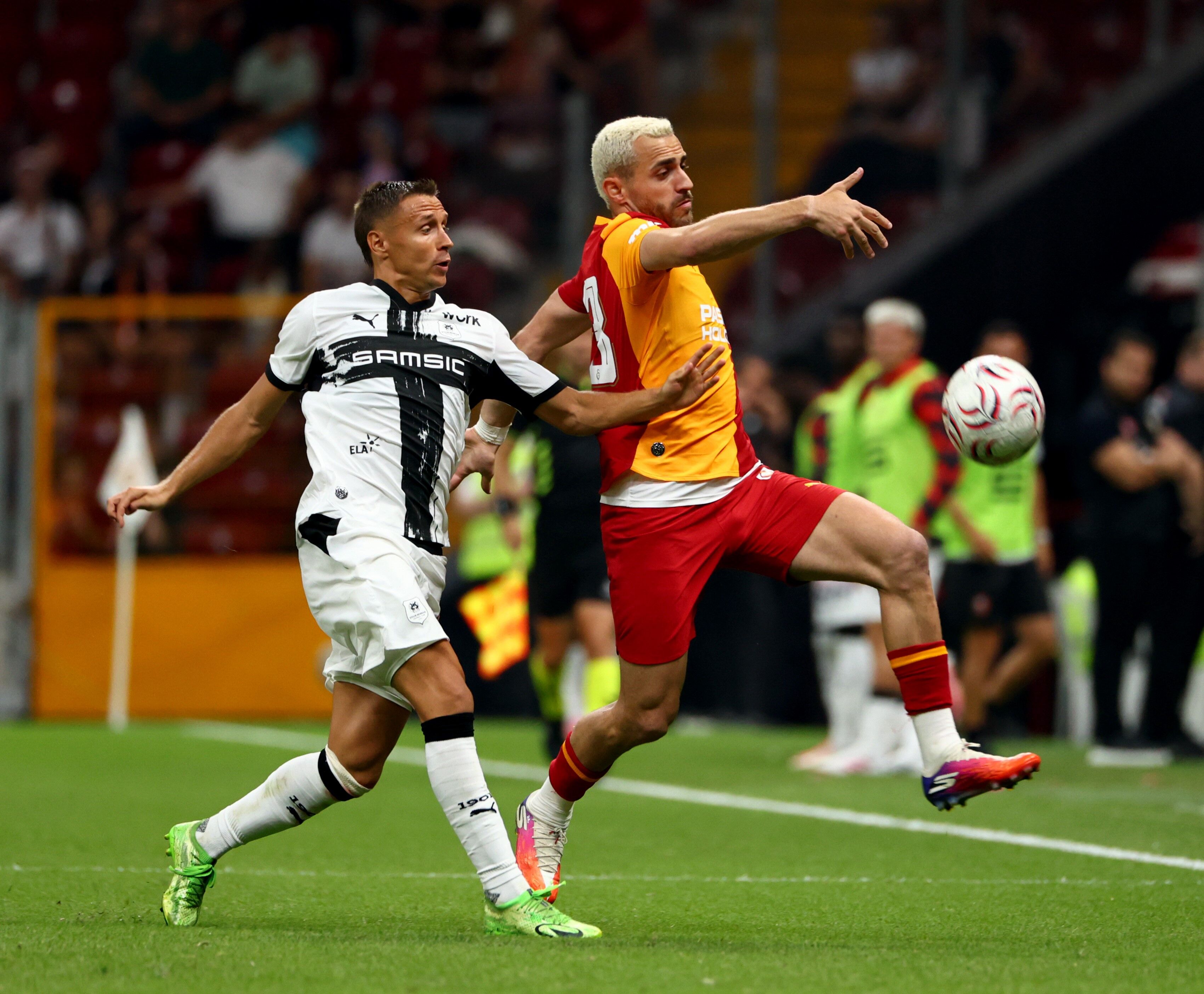 Galatasaray Rennes Ile 3 3 Berabere Kaldı (5)