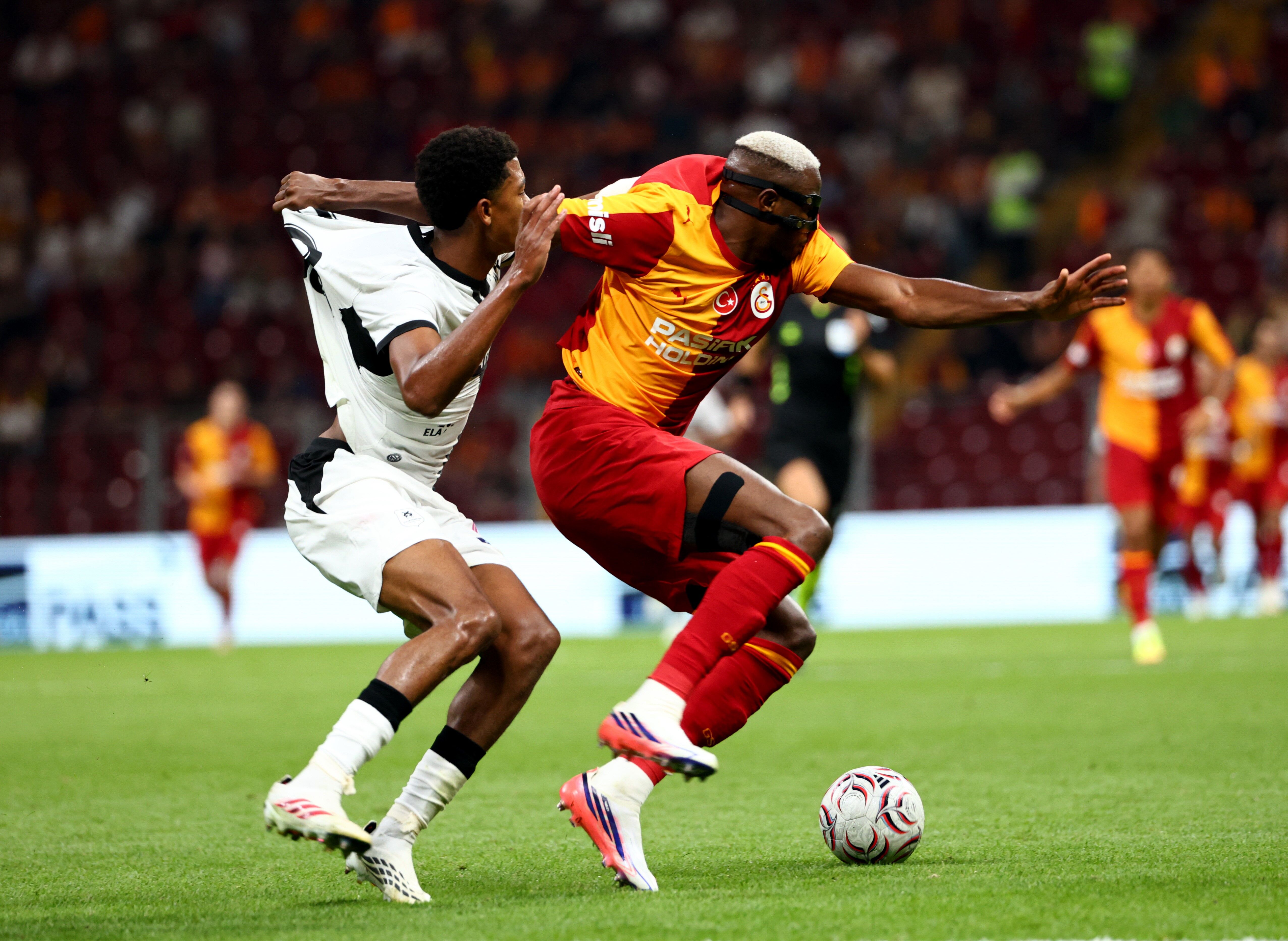 Galatasaray Rennes Ile 3 3 Berabere Kaldı (6)