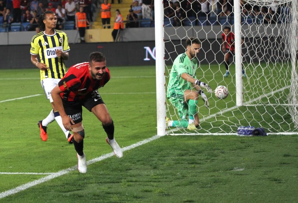 Gençlerbirliği Fenerbahçe'yi 2 1 Mağlup Etti