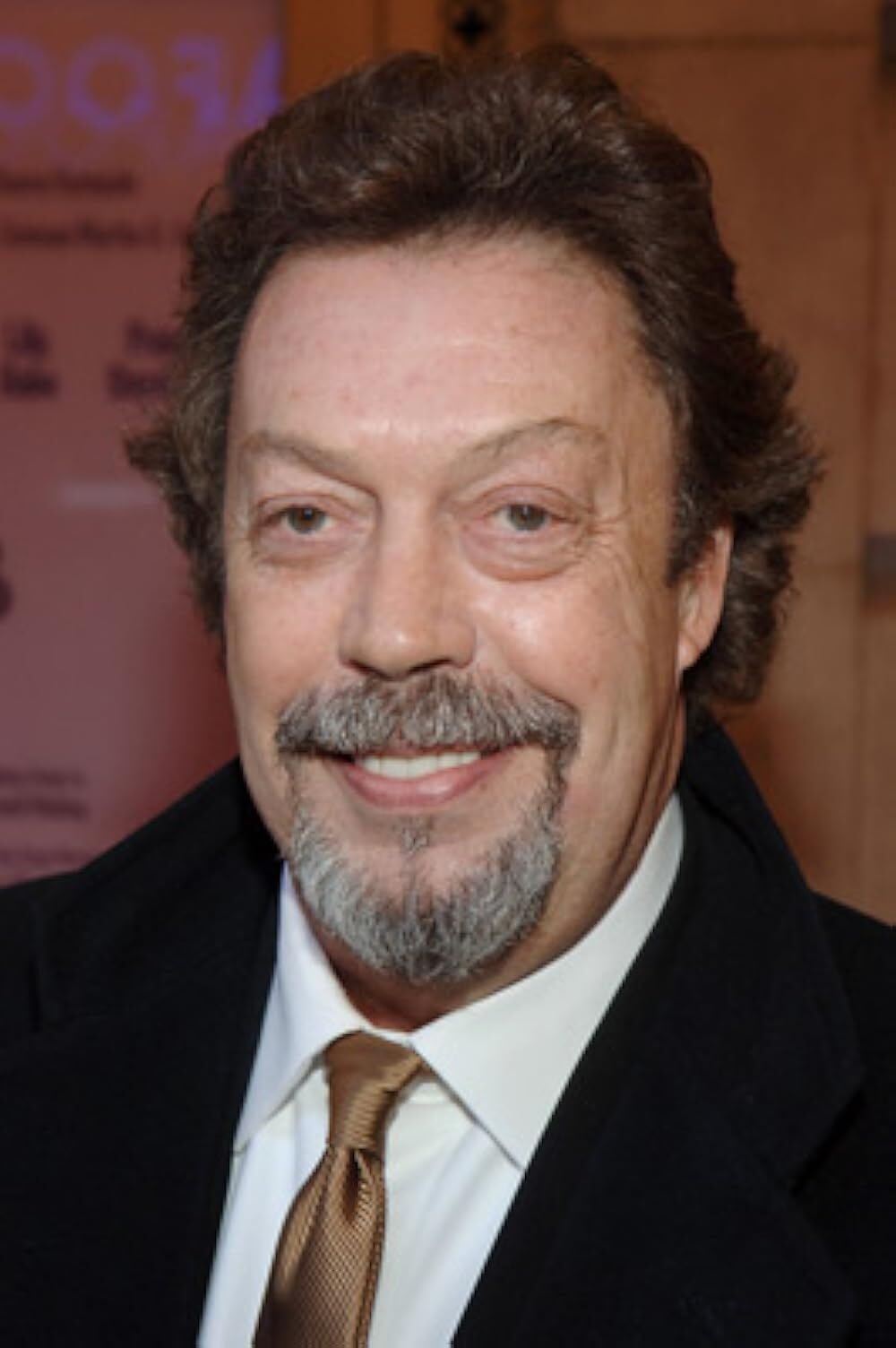 Sinemanın unutulmaz oyuncusu Tim Curry hayatını kaybetti