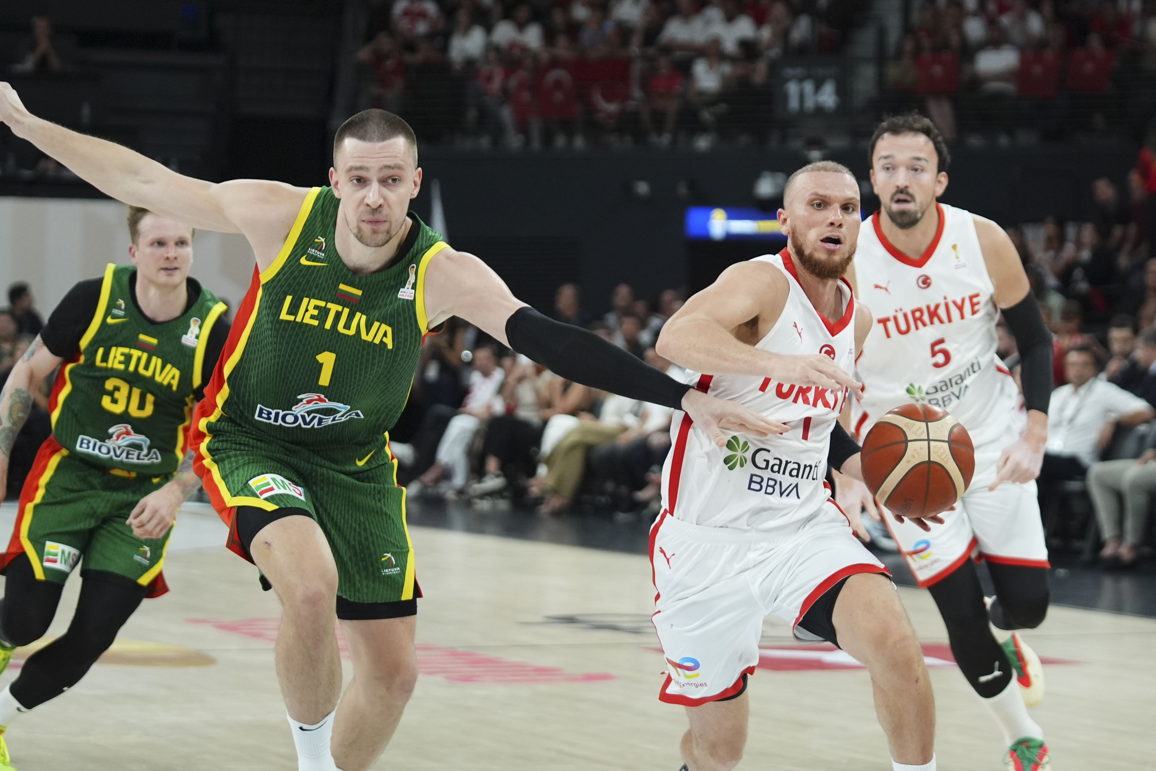 Türkiye’den Litvanya Karşısında Basketbol Şovu! (3)