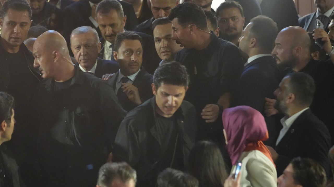 Samsun’da Erdoğan’a yoğun ilgi! Petek Gençlik Merkezi’nde gençlerle buluştu-4