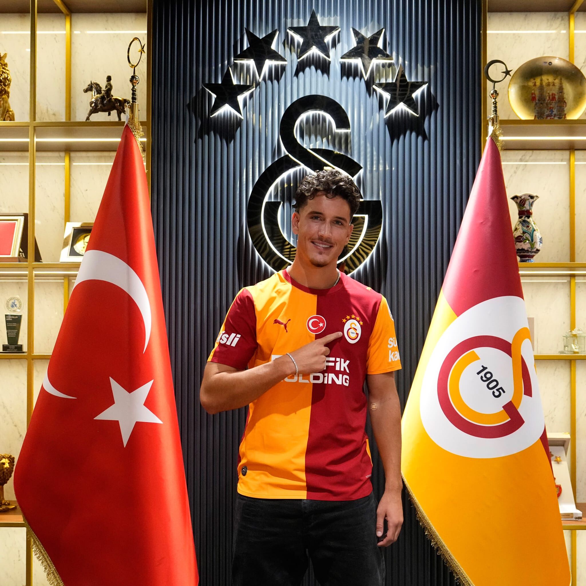 Galatasaray’dan Genç Yıldız Hamlesi! Deniz Gül Imzayı Attı (1)-1