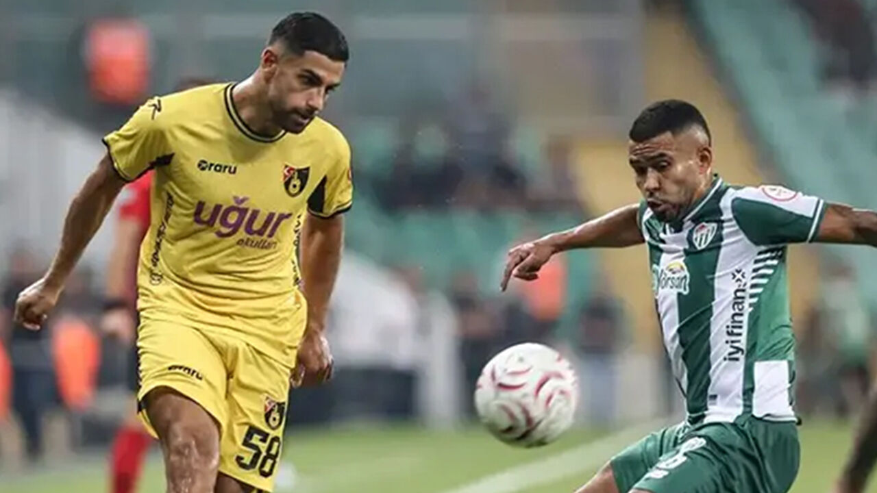Ofsayt kararı maça damga vurdu! Hakem taç atışında oyunu durdurdu