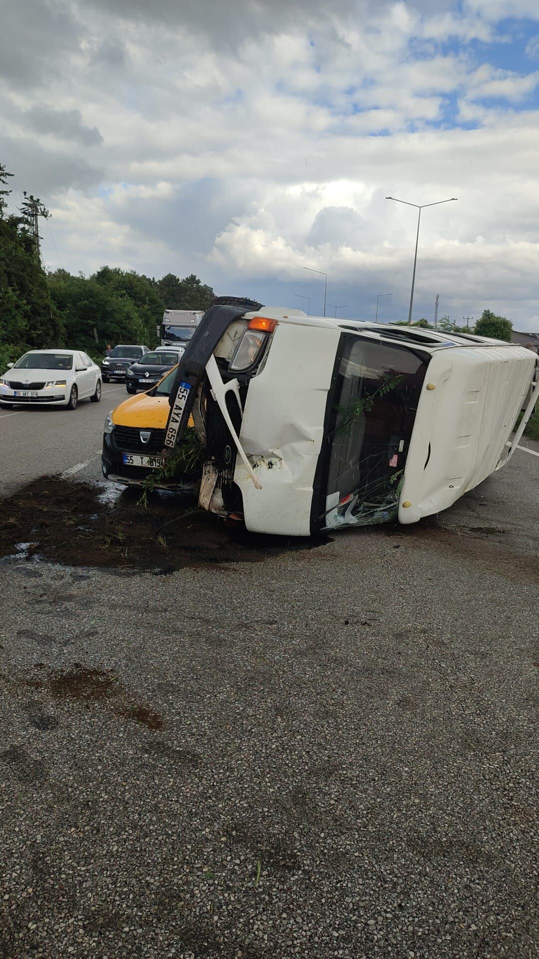 Samsun’da Yürekleri Ağza Getiren Kaza 2 Yaralı (2)